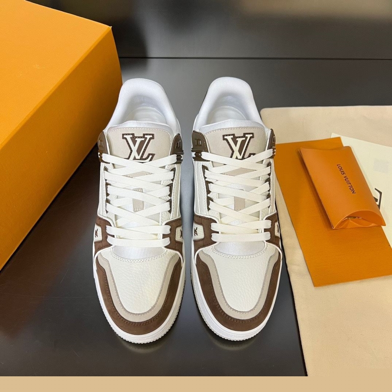 l**is V*t*n sneakers